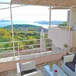 Tony - Five Bedroom With Terrace, Swimming Pool And Sea View *