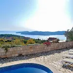 Tony - Five Bedroom With Terrace, Swimming Pool And Sea View Orasac