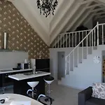 Tony - Five Bedroom With Terrace, Swimming Pool And Sea View