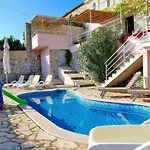 Villa Tony - Five Bedroom With Terrace, Swimming Pool And Sea View *