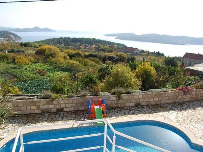 Tony - Five Bedroom With Terrace, Swimming Pool And Sea View *