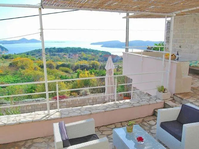 Tony - Five Bedroom With Terrace, Swimming Pool And Sea View *