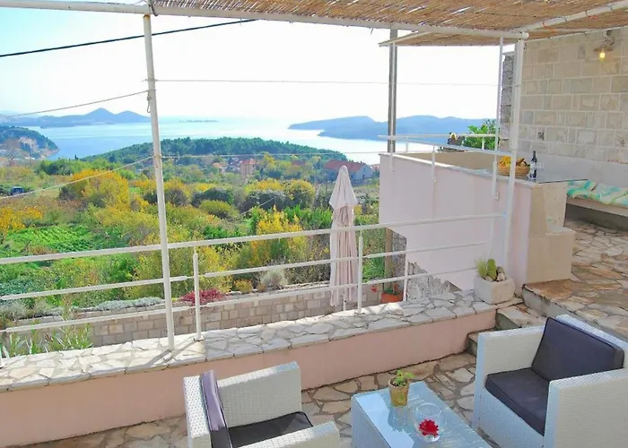 Tony - Five Bedroom With Terrace, Swimming Pool And Sea View *