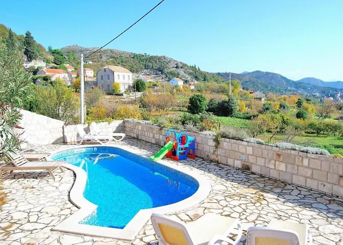 Tony - Five Bedroom With Terrace, Swimming Pool And Sea View * 오라사크