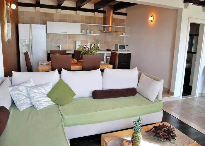 Tony - Five Bedroom With Terrace, Swimming Pool And Sea View 오라사크