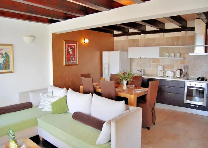 Tony - Five Bedroom With Terrace, Swimming Pool And Sea View * 오라사크