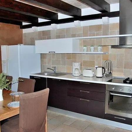 Villa Tony - Five Bedroom With Terrace, Swimming Pool And Sea View