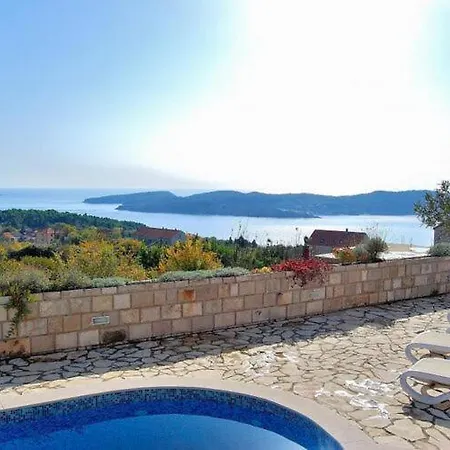 Villa Tony - Five Bedroom With Terrace, Swimming Pool And Sea View *