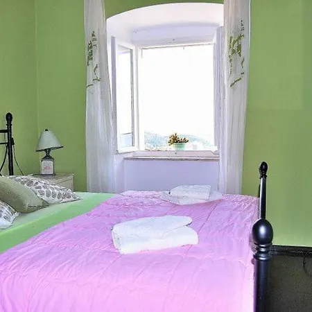 Villa Tony - Five Bedroom With Terrace, Swimming Pool And Sea View