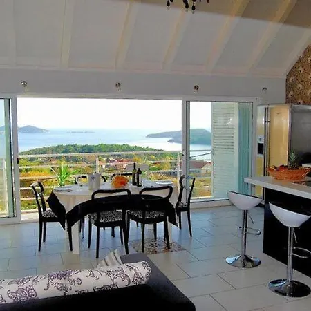Tony - Five Bedroom With Terrace, Swimming Pool And Sea View * Orasac