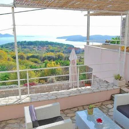 Tony - Five Bedroom With Terrace, Swimming Pool And Sea View *