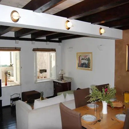 Tony - Five Bedroom With Terrace, Swimming Pool And Sea View *