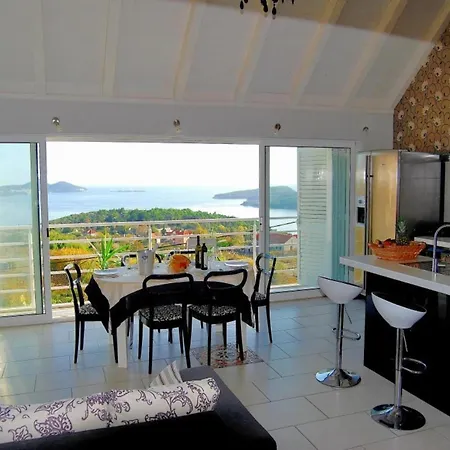 Villa Tony - Five Bedroom With Terrace, Swimming Pool And Sea View *